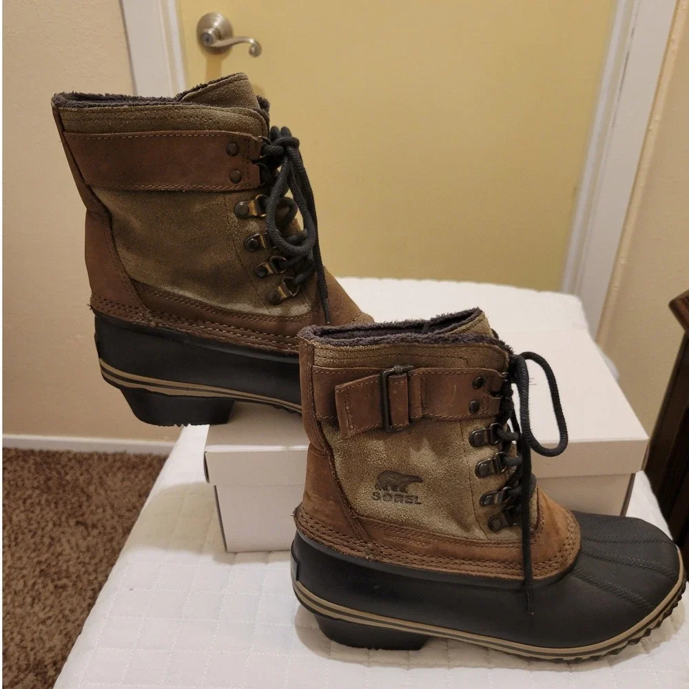 Like New Sorel Women's Size 7 Winter Fancy‎ Lace II Rain Boot Black Tan Leather